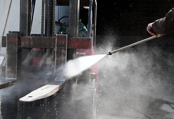 Best Rust Removal  in Elk River, MN